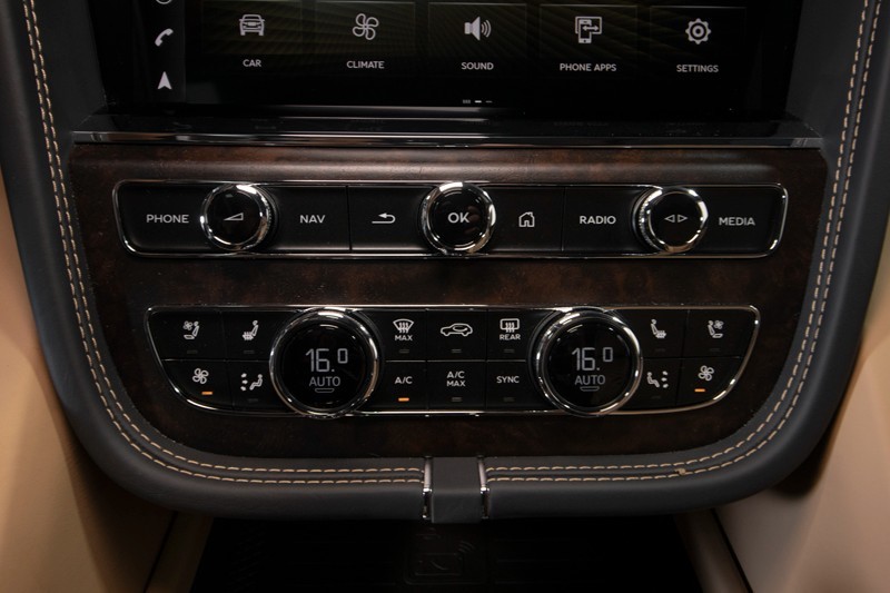 2024 Bentley Bentayga EWB Bentayga EWB Azure ($281,000 MSRP) *1-OWNER* in , 