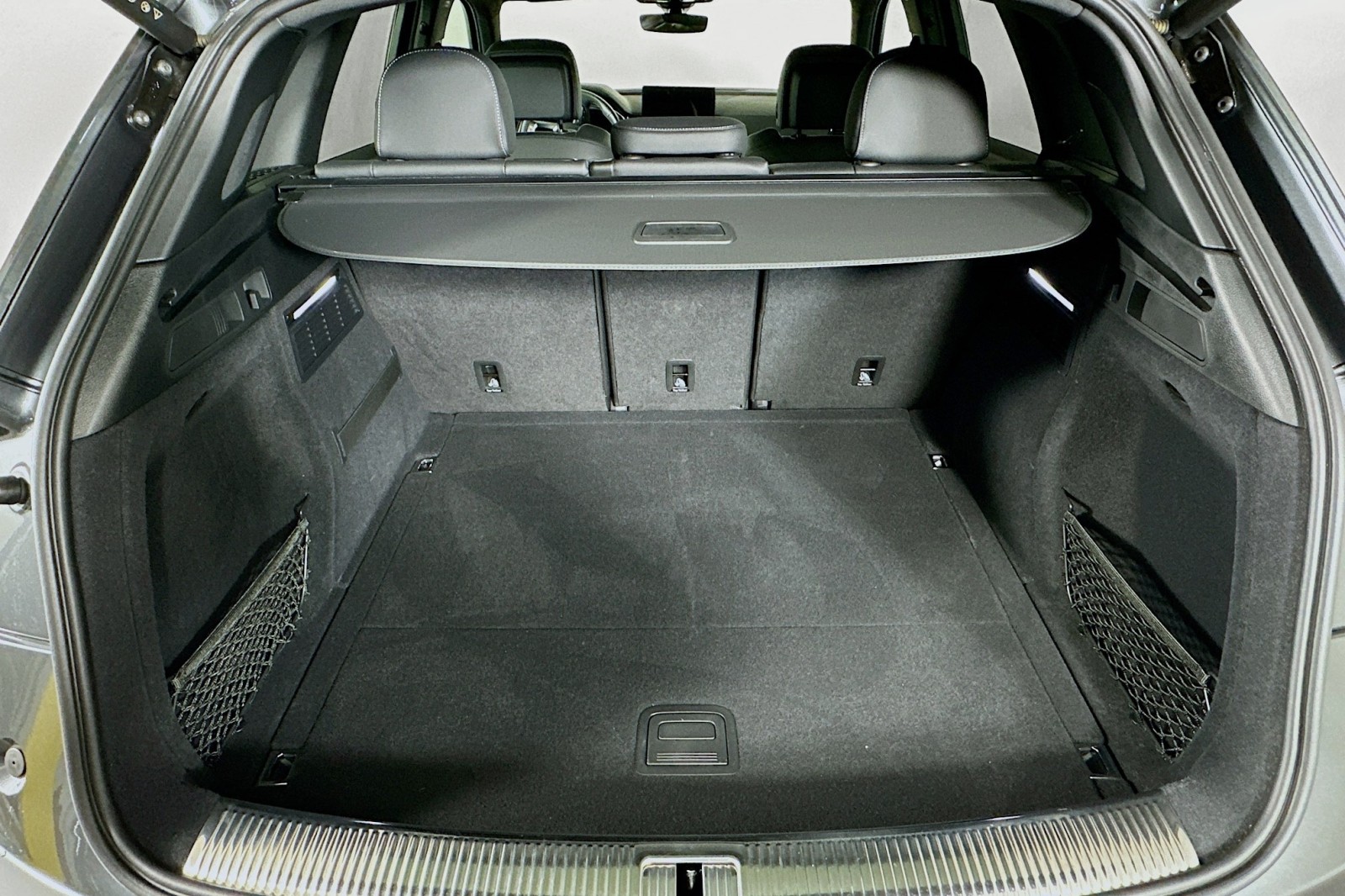 Used 2025 Daytona Gray Pearl Effect Audi Premium Plus image 22