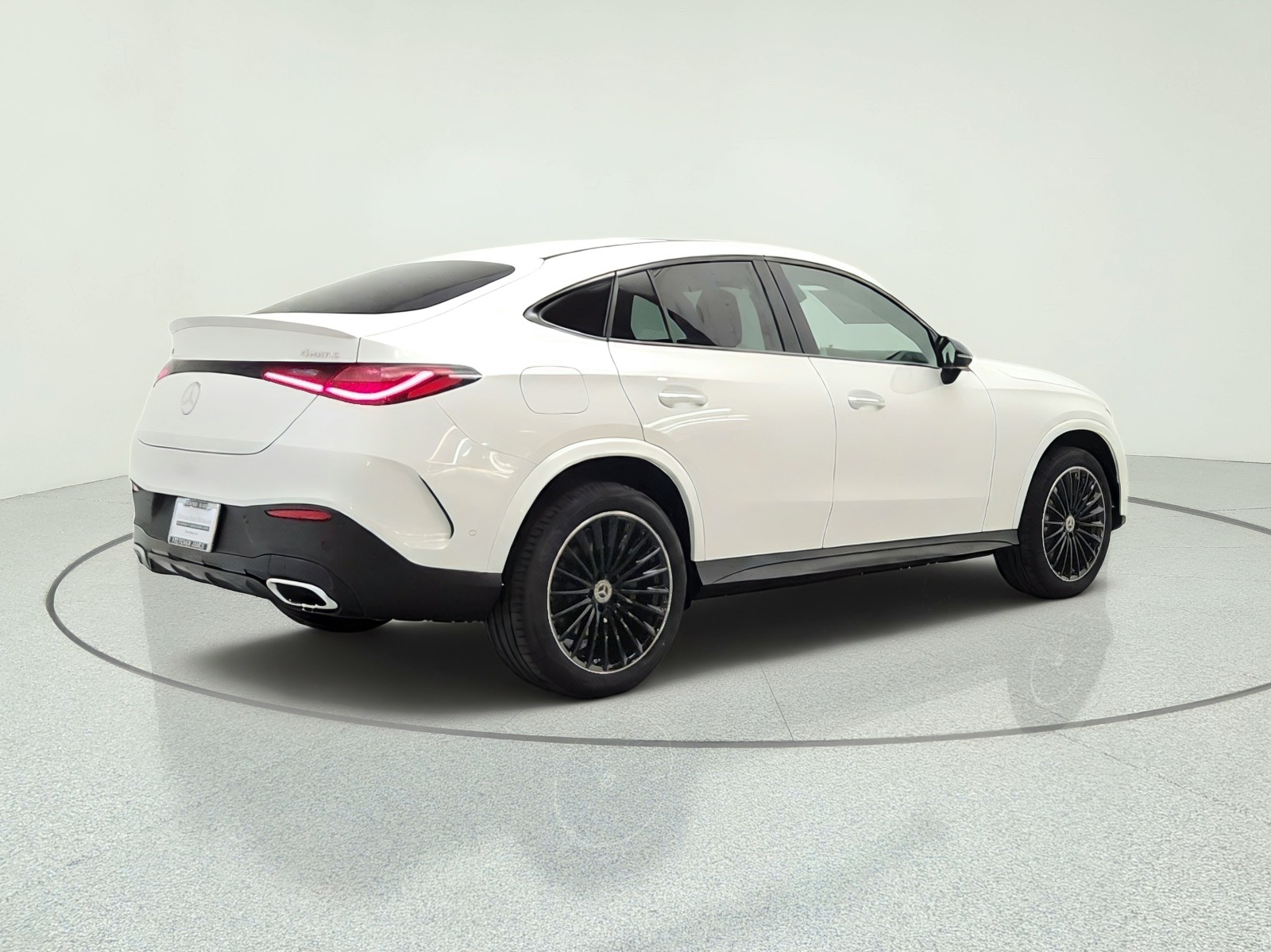 New 2026 MANUFAKTUR Moonlight White Metallic Mercedes-Benz GLC 300 4MATIC® Coupe image 5