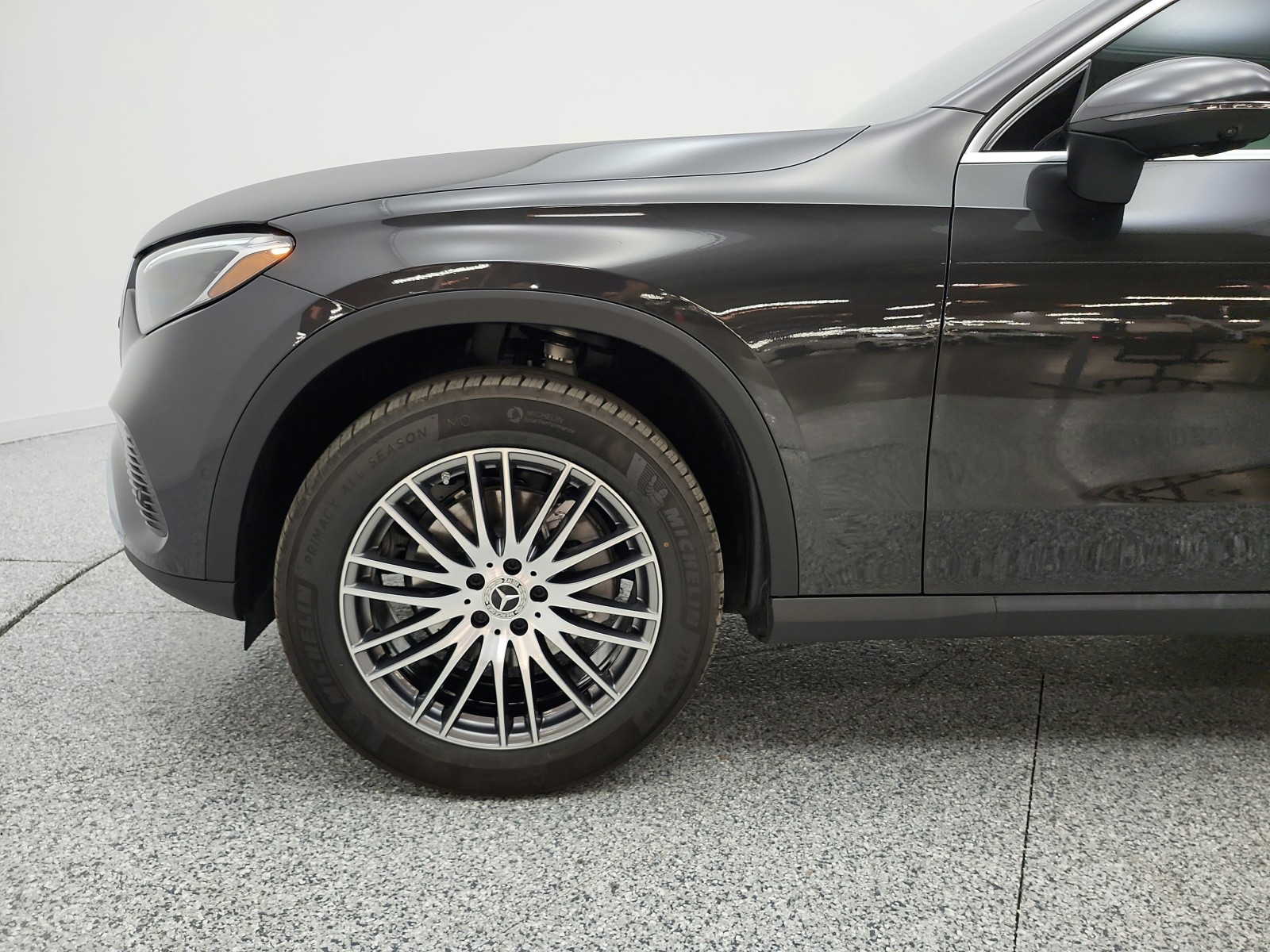 New 2026 Graphite Grey Metallic Mercedes-Benz GLC 300 SUV image 15
