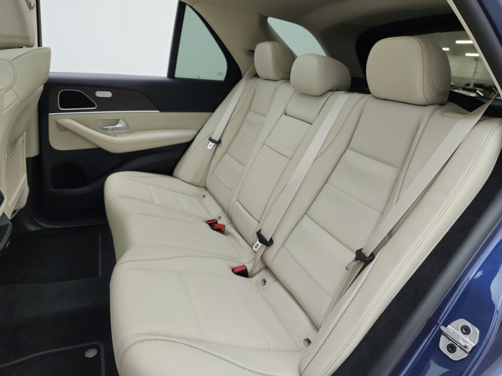 New 2027 Twilight Blue Metallic Mercedes-Benz GLE 350 4MATIC® SUV image 11