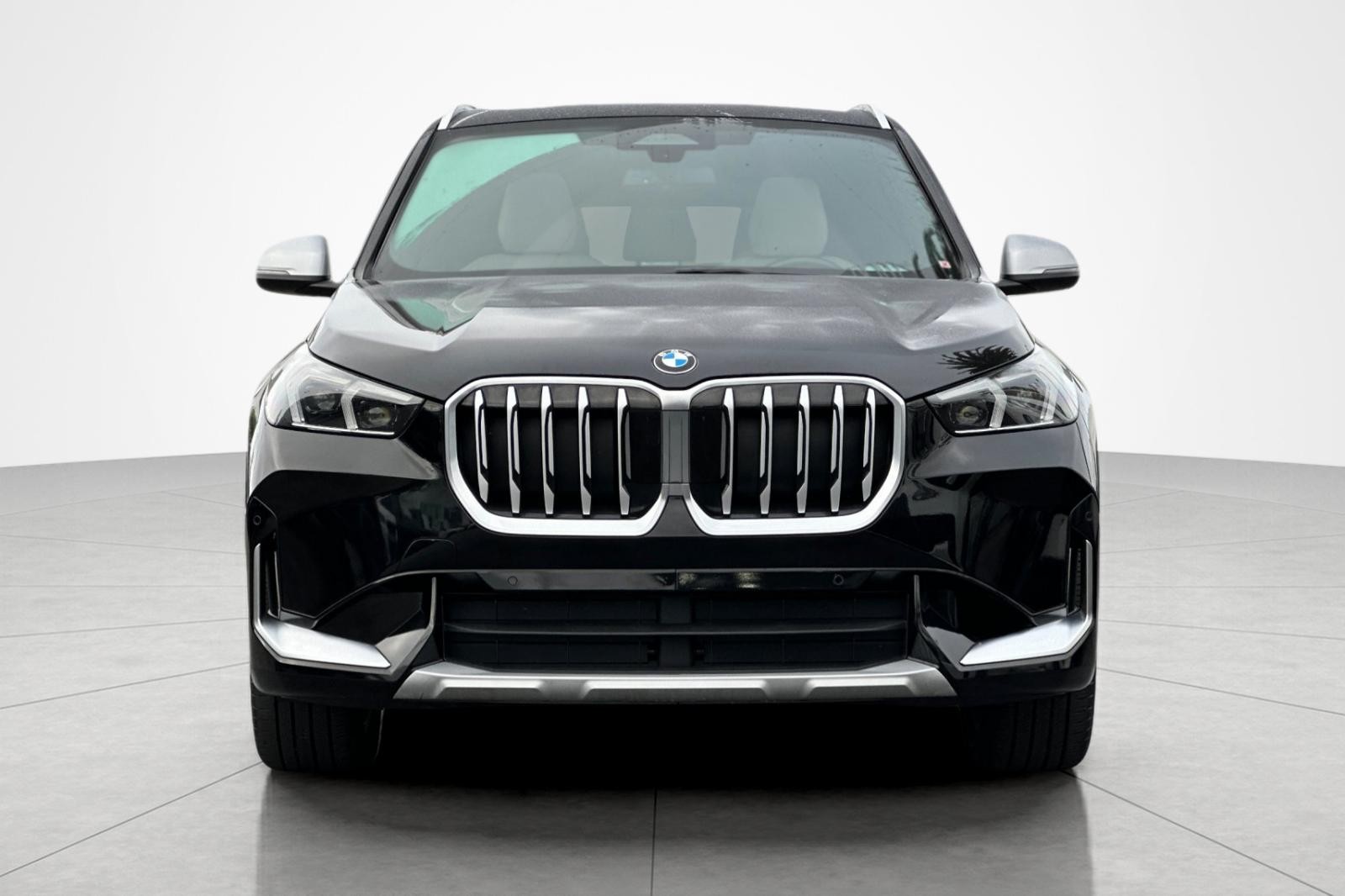 Used 2023 Jet Black BMW xDrive28i image 8