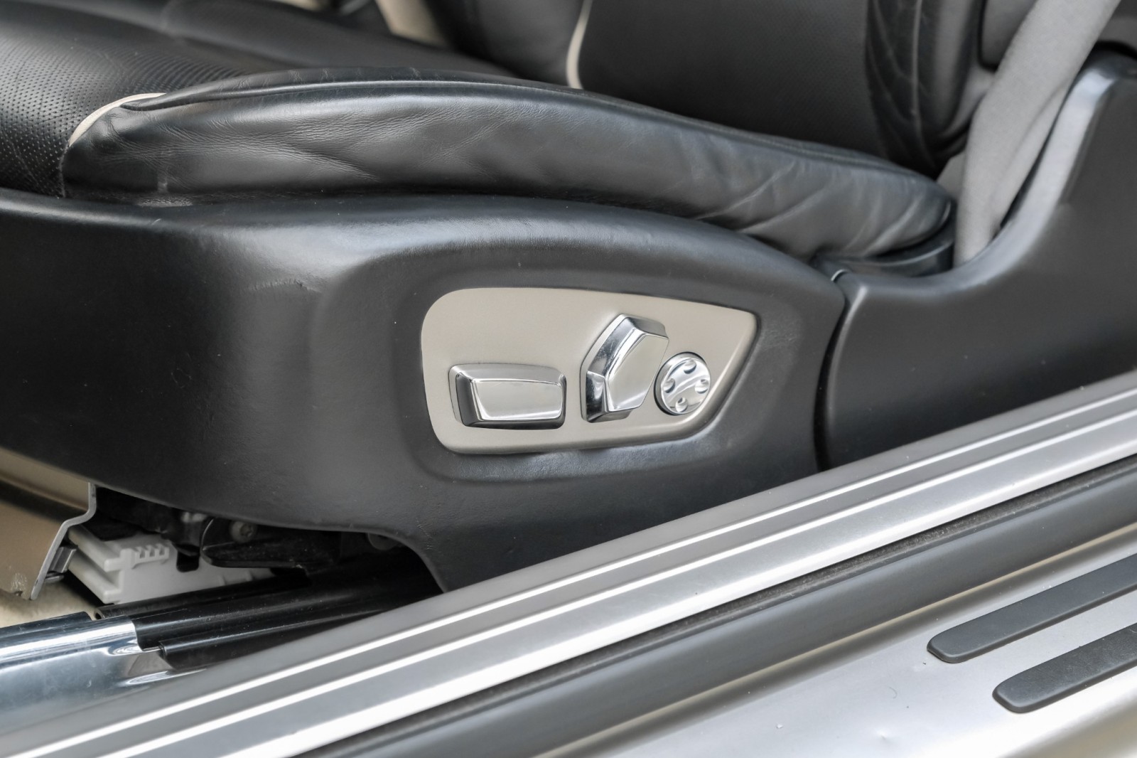 2016 Rolls-Royce Wraith StarlightHeadliner ACSeats CustomAlloys Piping RRMonogram 36