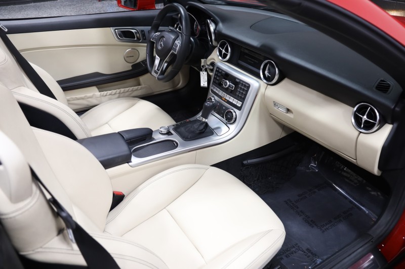 2012 Mercedes-Benz SLK 350 AMG Sport 2dr Roadster in , 