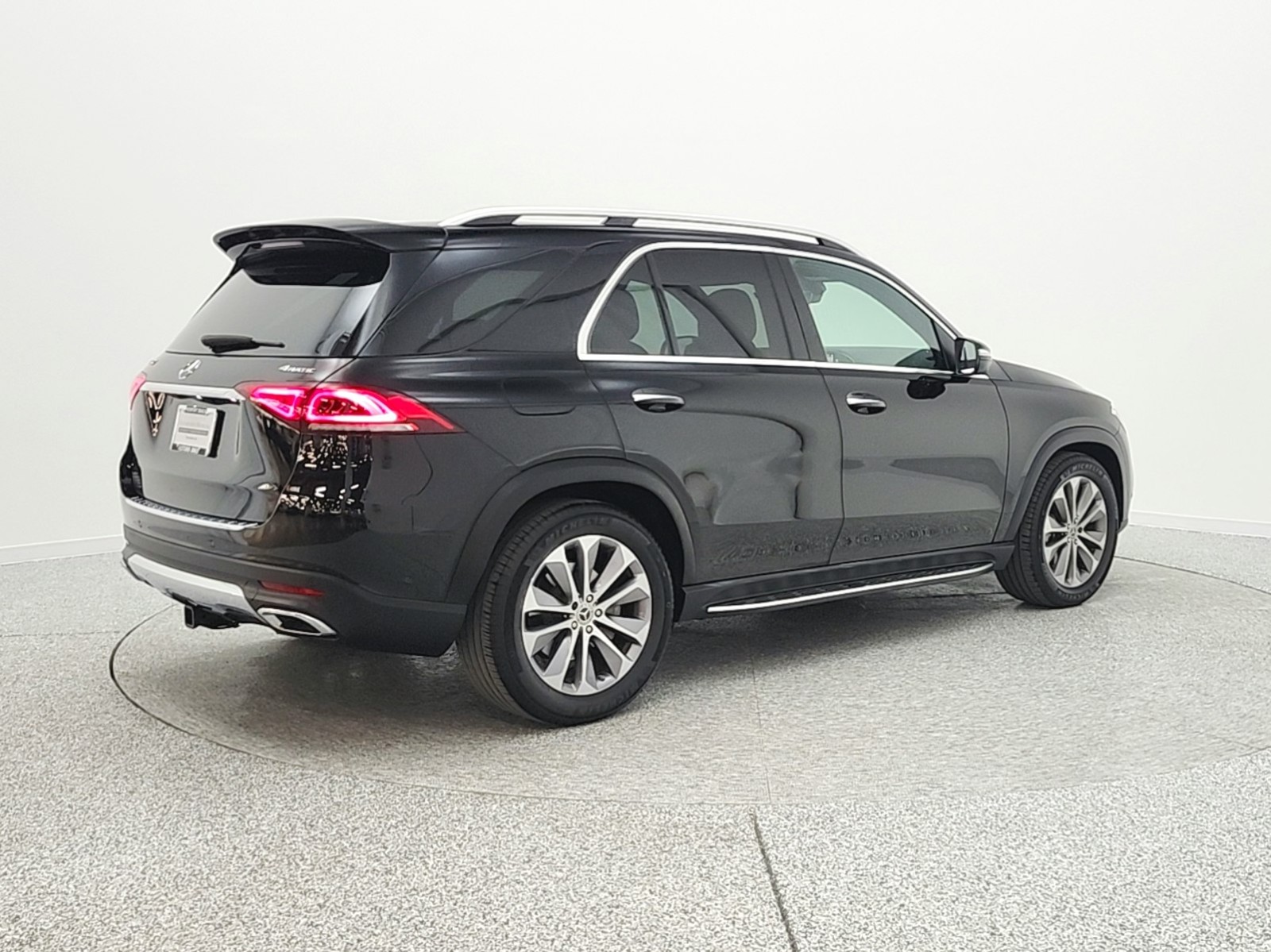 Certified Used 2022 Black Mercedes-Benz GLE 450 4MATIC® SUV image 6