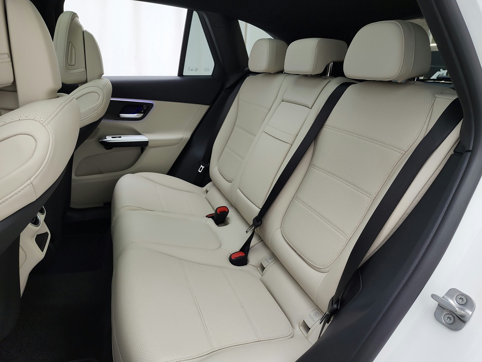 New 2027 Polar White Mercedes-Benz GLC 300 SUV image 11