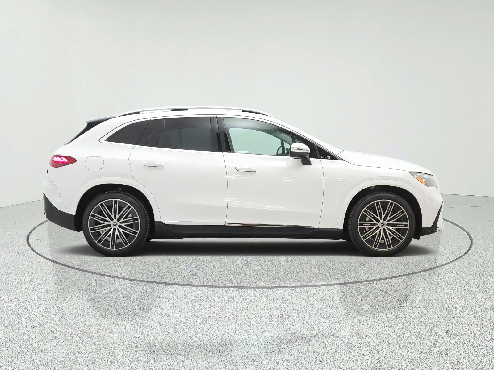 New 2027 Polar White Mercedes-Benz EQE 320+ SUV image 4
