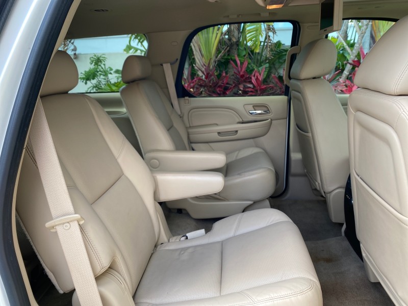 2010 Cadillac Escalade SUNROOF NAV Premium LOW MILES 66,933 in ,