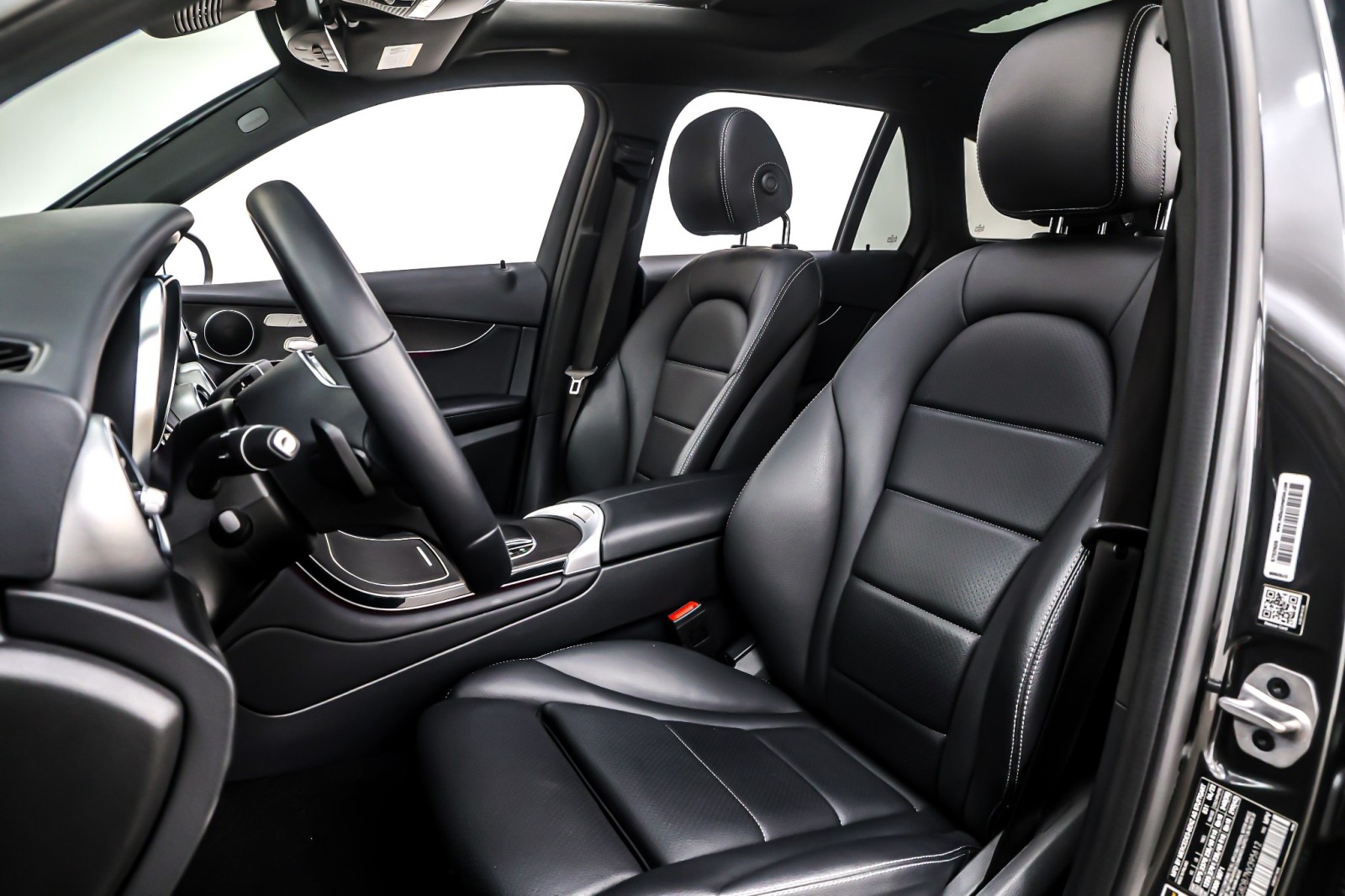 Used 2022 Graphite Grey Metallic Mercedes-Benz GLC 300 SUV image 17