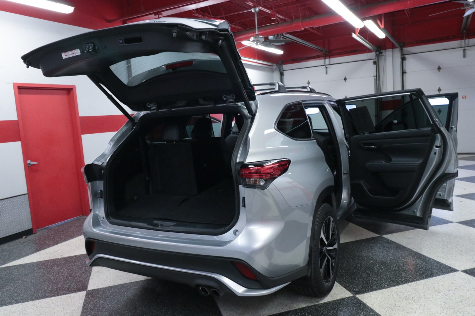 Used Car 2021 Toyota Highlander  Xse For Sale Under $35,000 In Austin, Texas