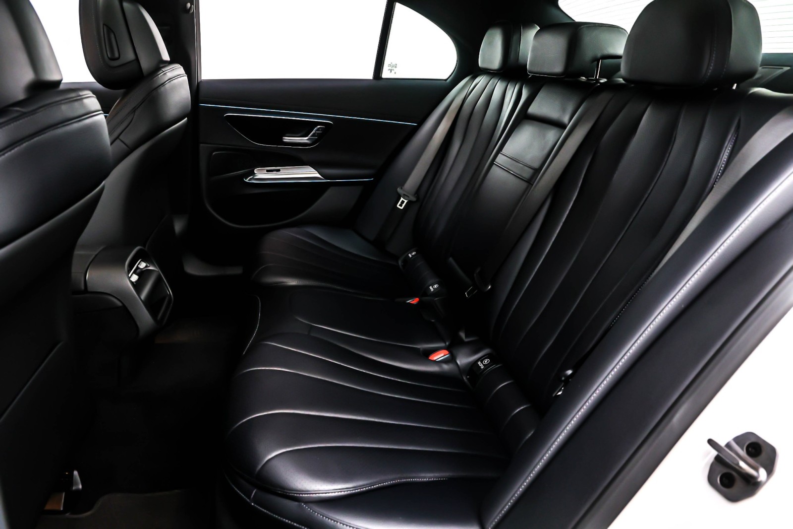 New 2026 Polar White Mercedes-Benz E 350 image 8