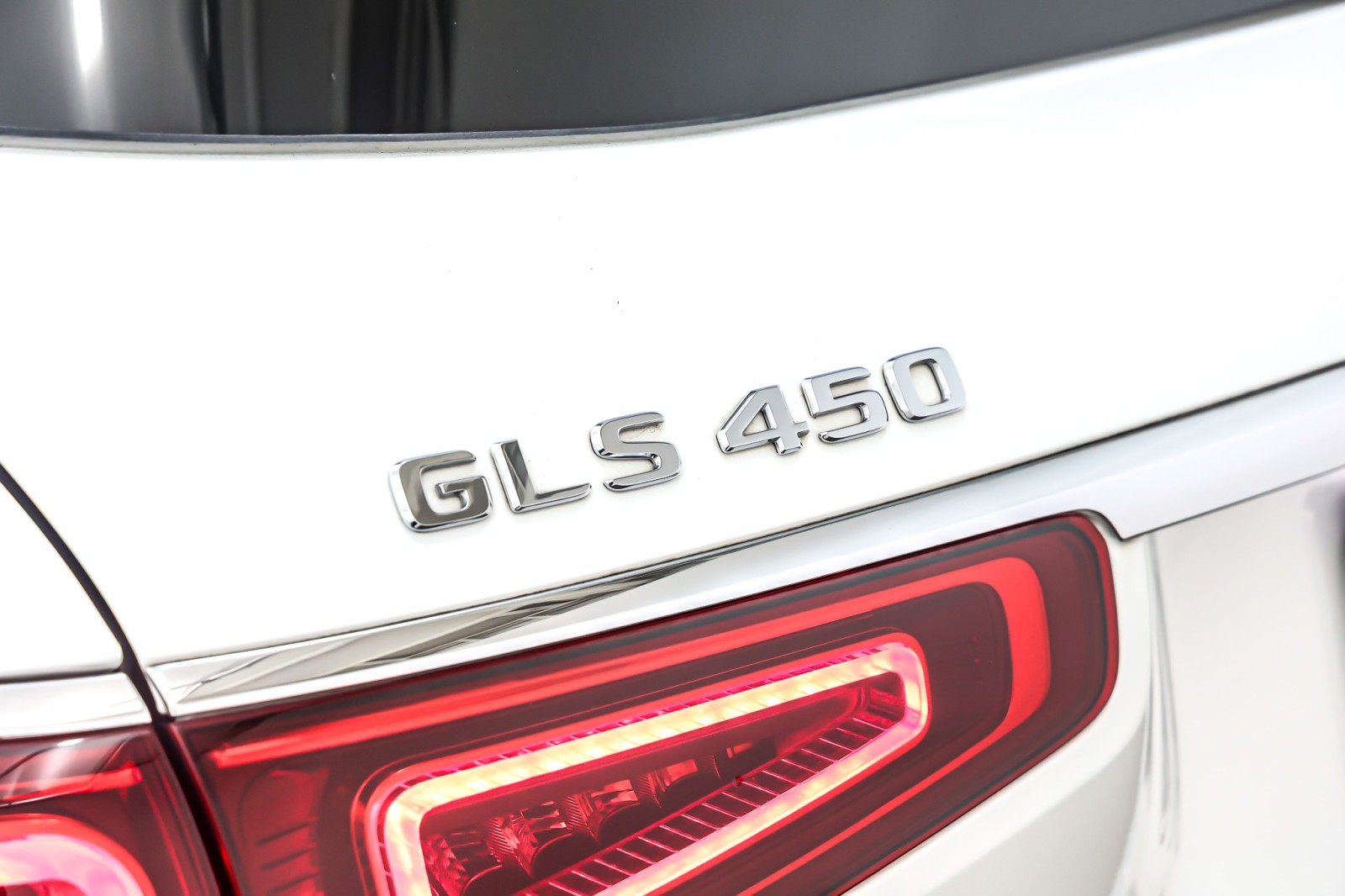 Used 2022 Polar White Mercedes-Benz GLS 450 4MATIC® SUV image 9