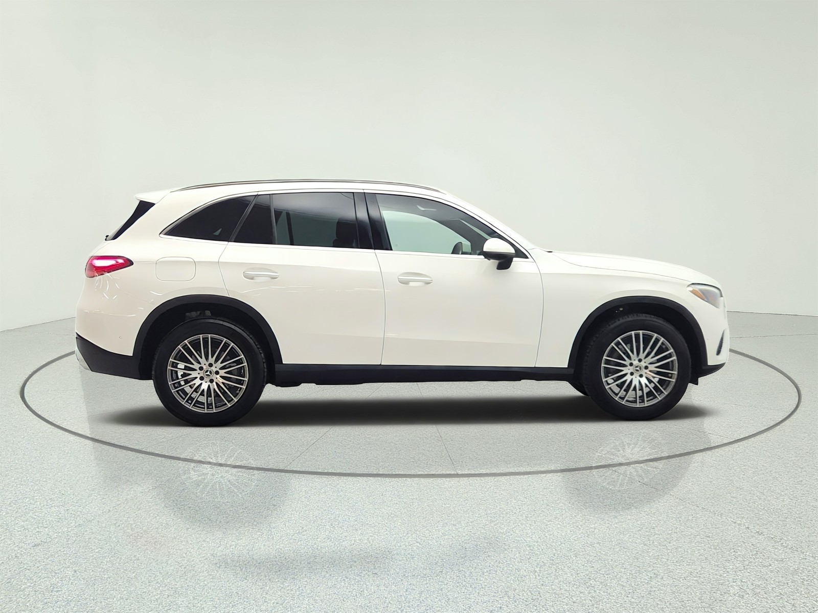 Used 2026 Polar White Mercedes-Benz GLC 300 SUV image 4