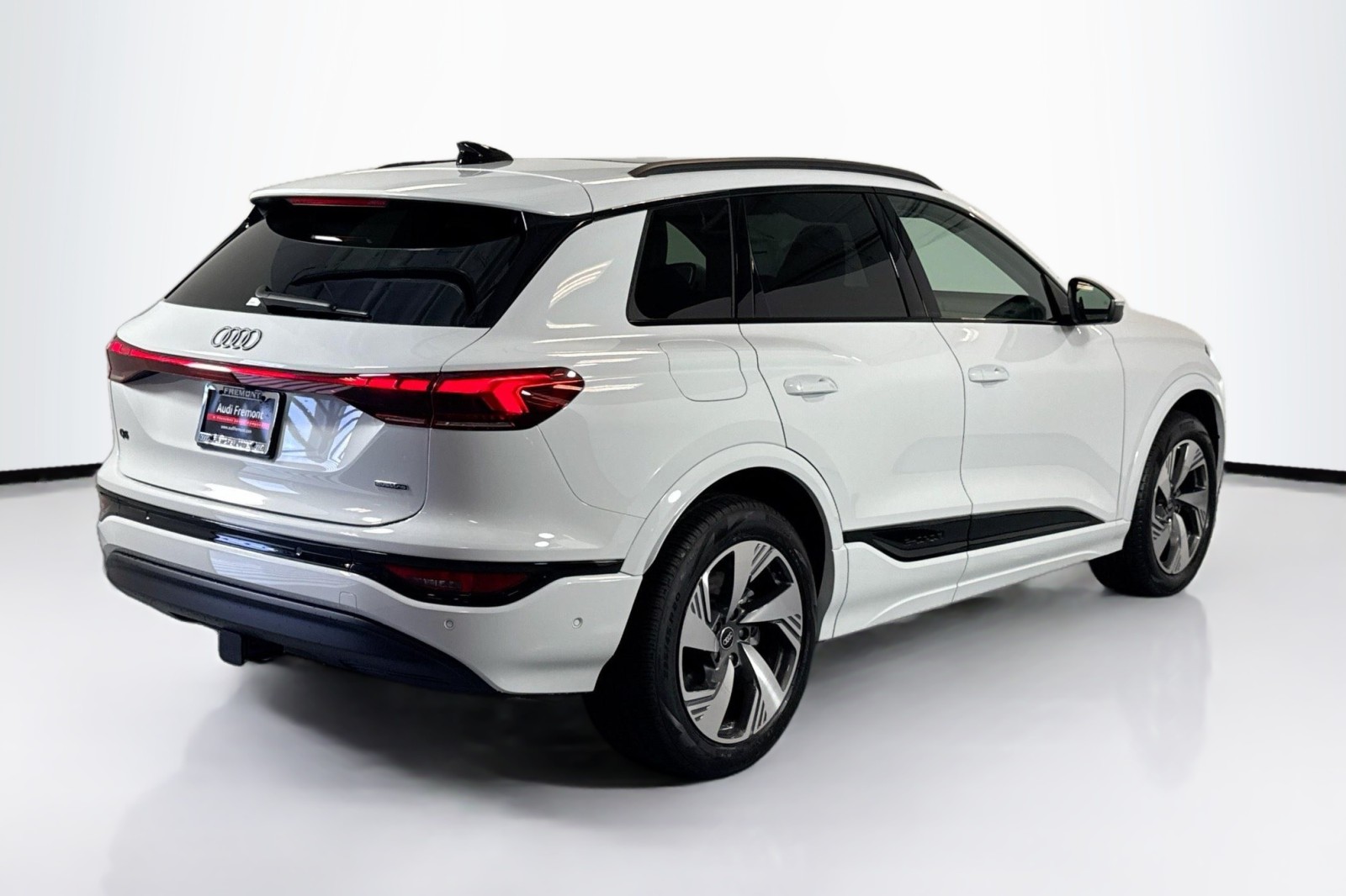 New 2025 Glacier White Metallic Audi Premium Plus quattro image 5