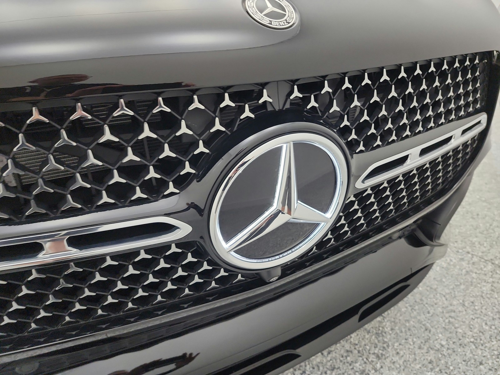New 2026 Obsidian Black Metallic Mercedes-Benz GLE 450 image 13