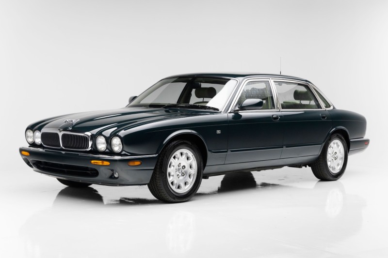 2000 Jaguar XJ8L L in , 