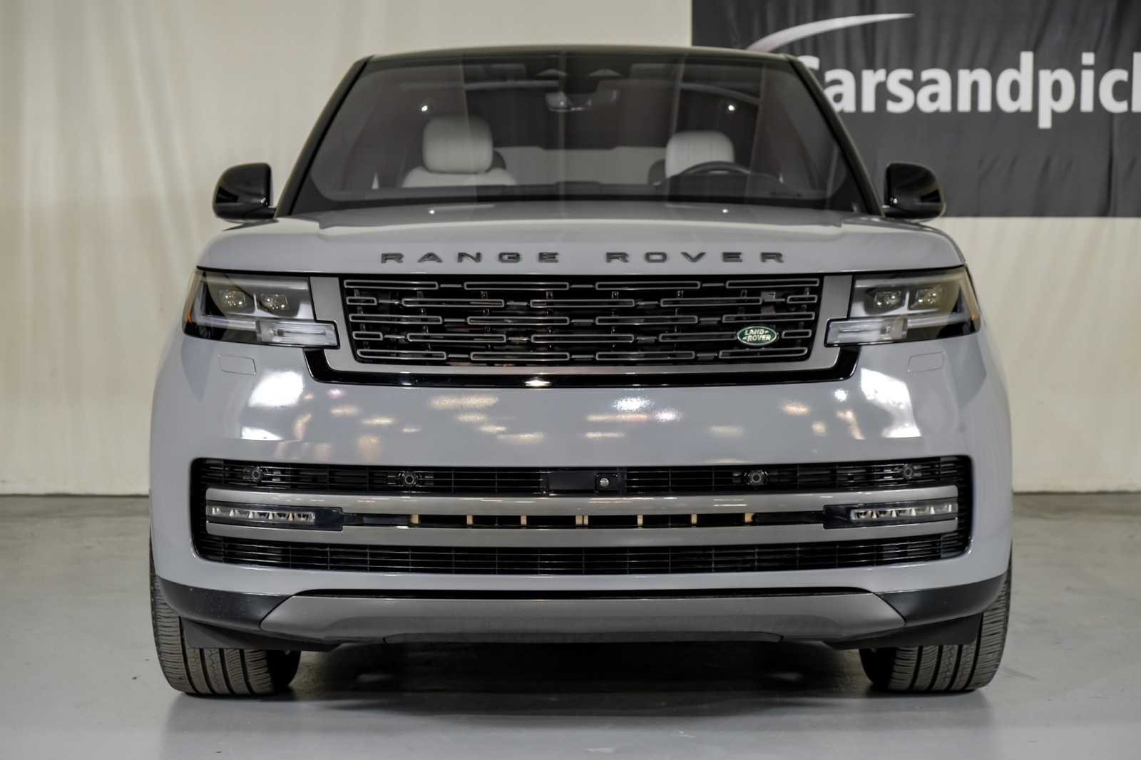 2023 Land Rover Range Rover SE 3