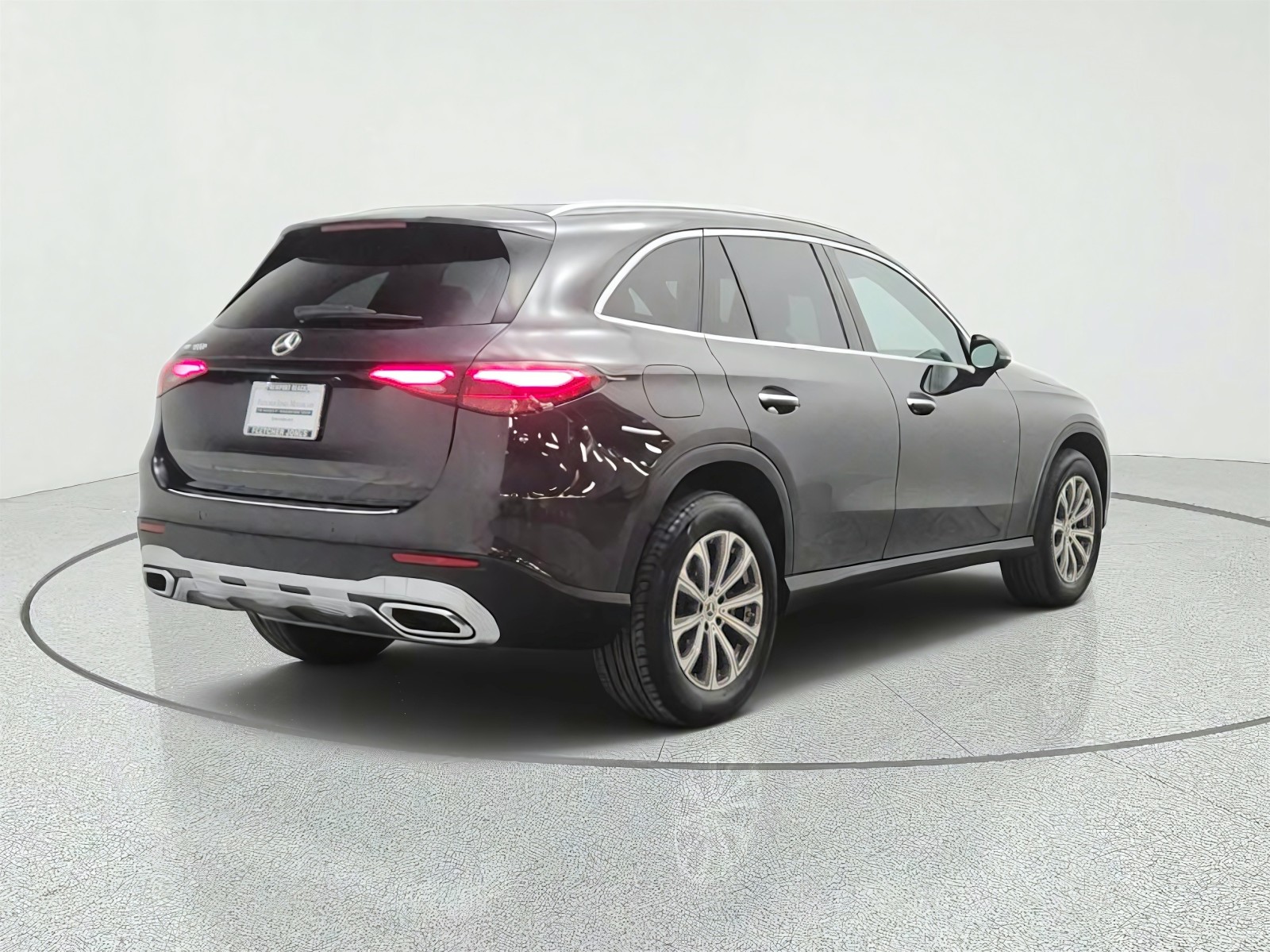Certified Used 2026 Graphite Grey Metallic Mercedes-Benz GLC 300 SUV image 5