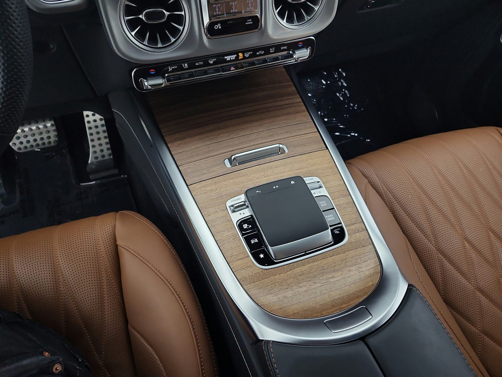 Certified Used 2025 MANUFAKTUR Night Black magno Mercedes-Benz AMG® G 63 SUV image 11