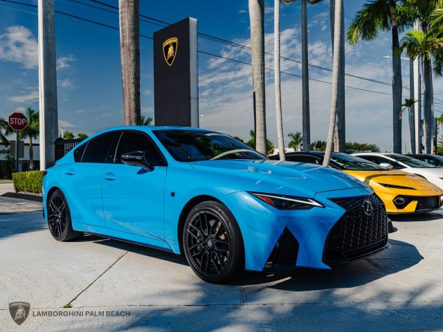 Lexus IS
