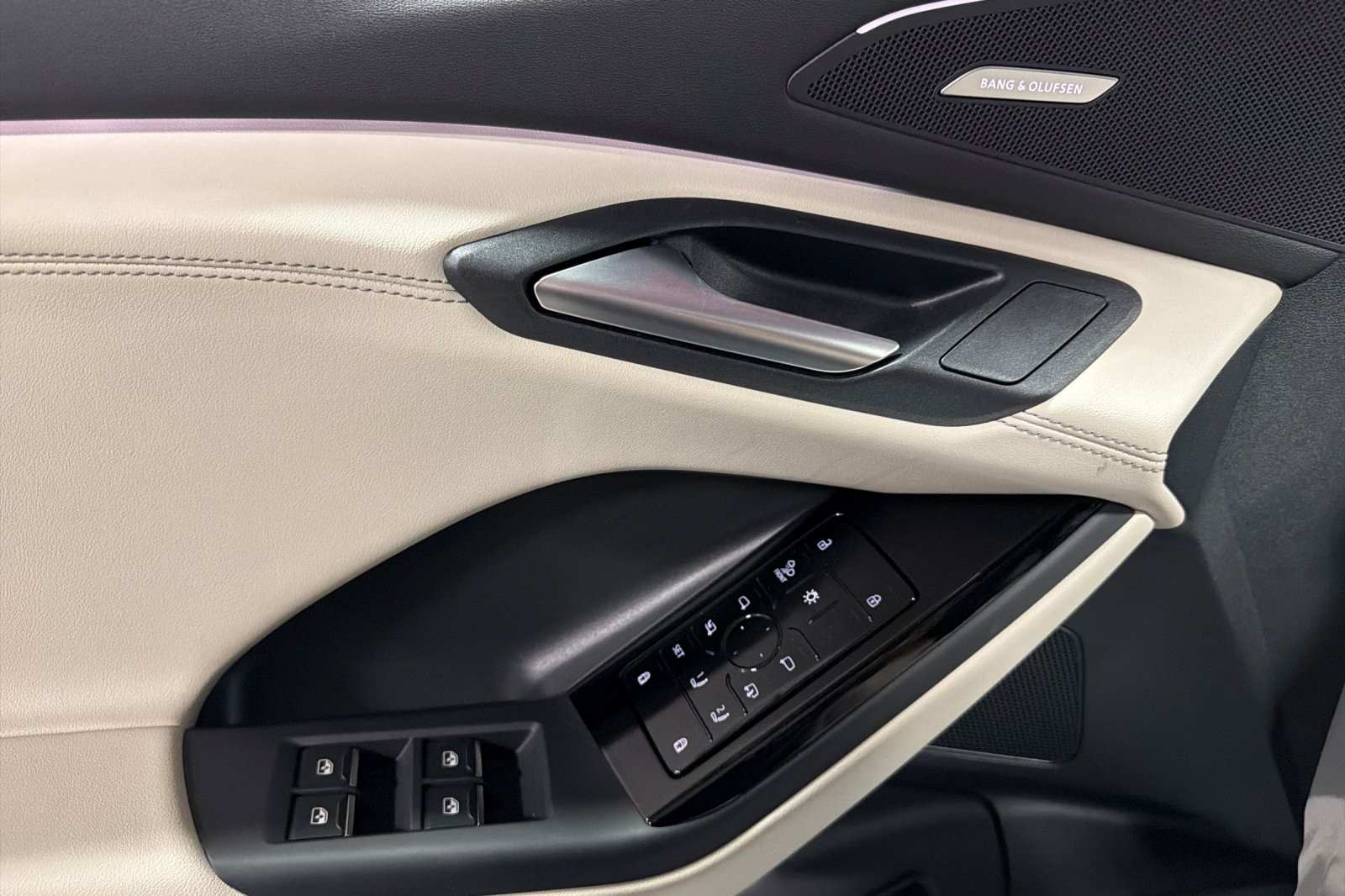 Certified Used 2025 Glacier White Metallic Audi Premium Plus quattro image 10