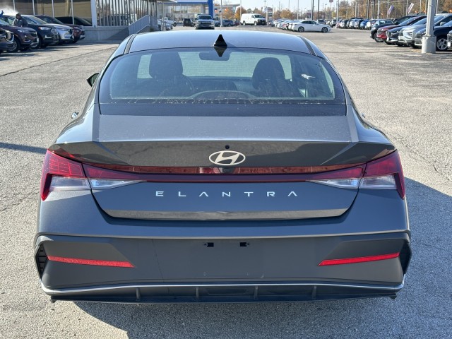 2024 Hyundai Elantra SEL 4