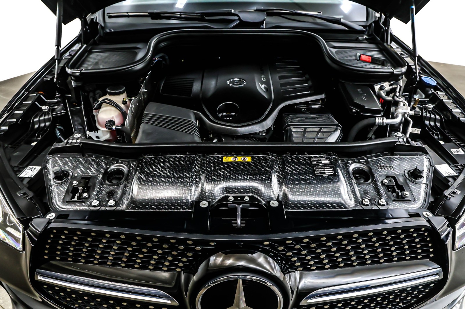 Certified Used 2022 Obsidian Black Metallic Mercedes-Benz GLE 450 4MATIC® SUV image 11