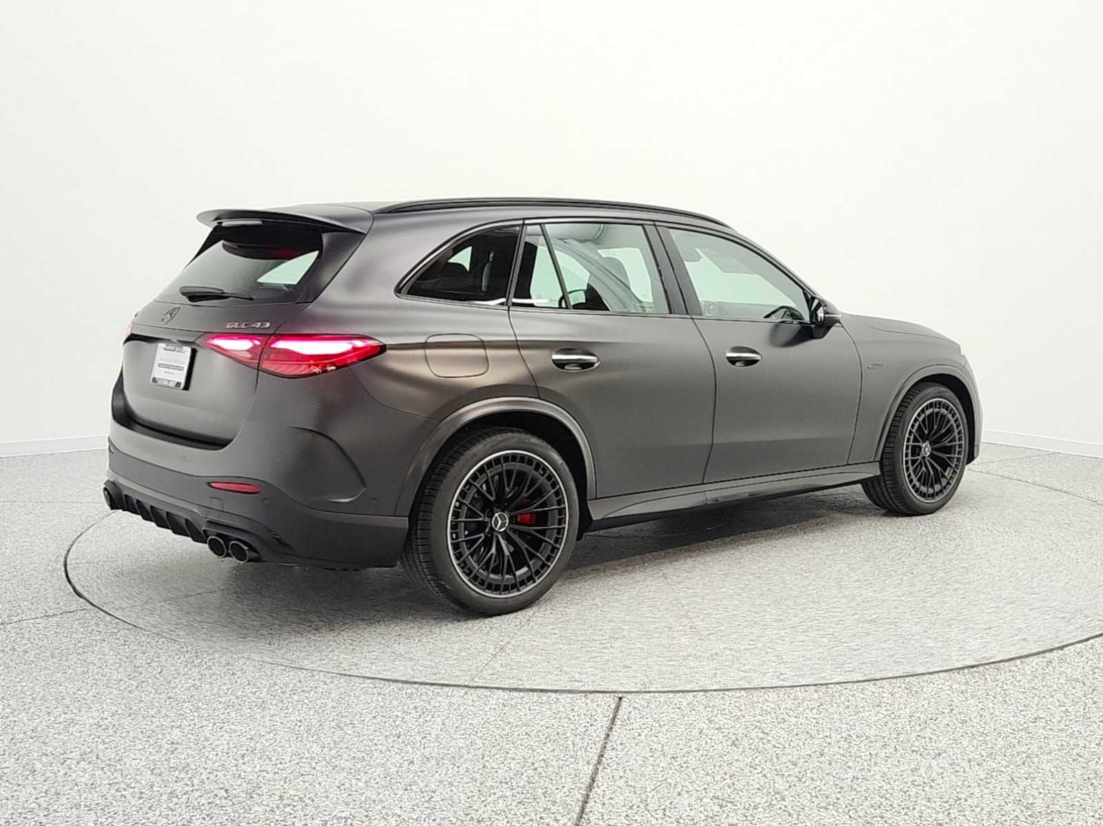 New 2026 MANUFAKTUR Graphite Grey Magno Mercedes-Benz AMG® GLC 43 image 5