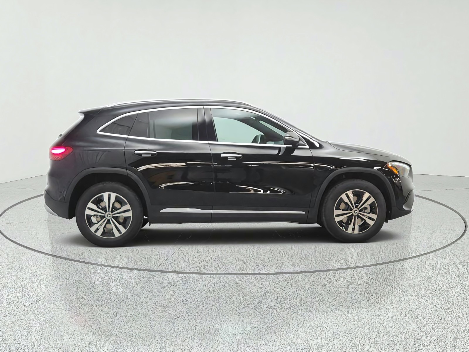 New 2026 Night Black Mercedes-Benz GLA 250 SUV image 4