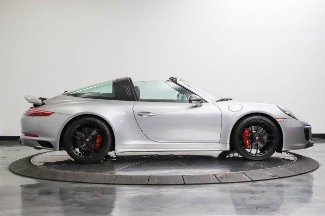 2019 Porsche 911 4 GTS 6