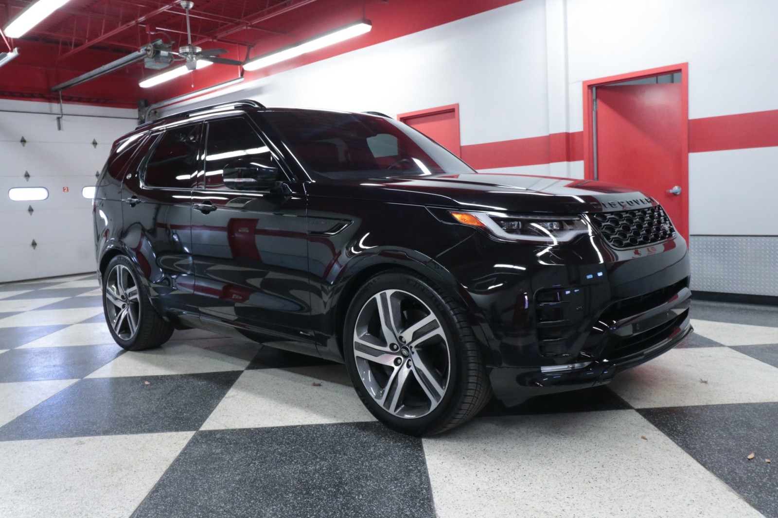 Used Car 2022 Land Rover Discovery  Hse R-dynamic For Sale Under $40,000 In Austin, Texas