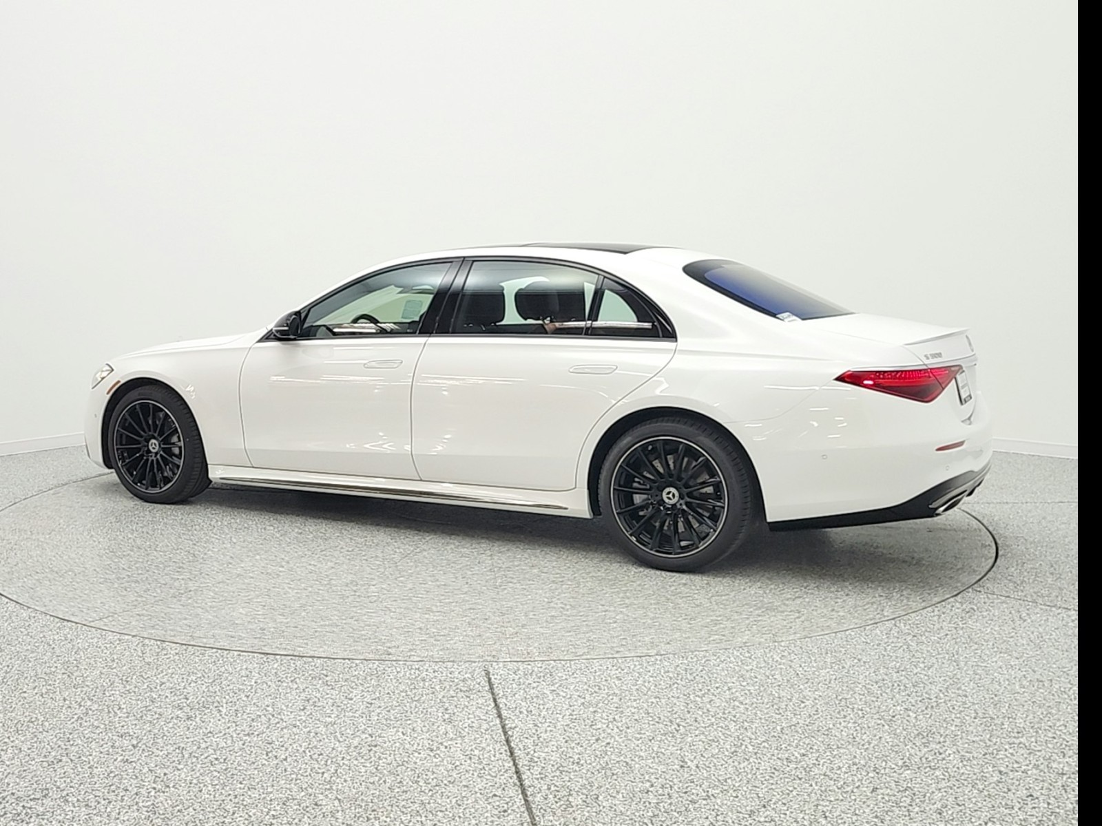 New 2026 MANUFAKTUR Moonlight White Metallic Mercedes-Benz S 500 image 8