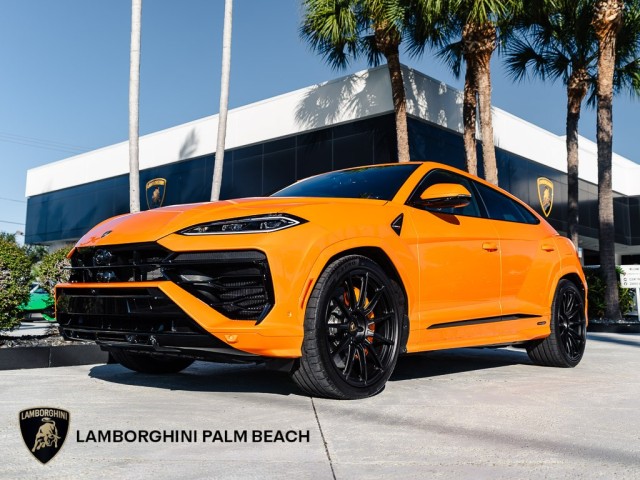 2025 Lamborghini Urus SE's photo