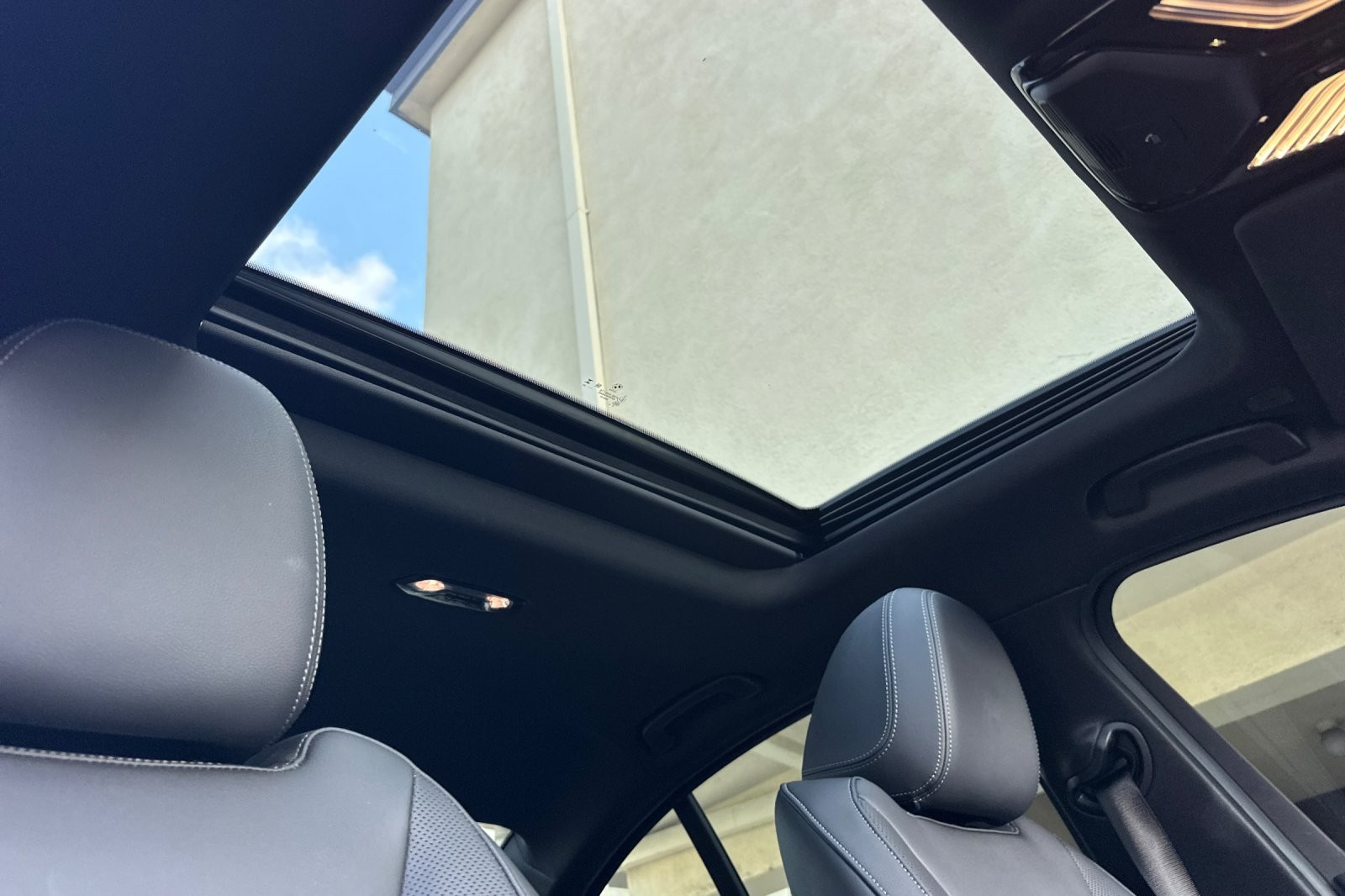 Used 2023 Mineral White Metallic BMW 330i image 15