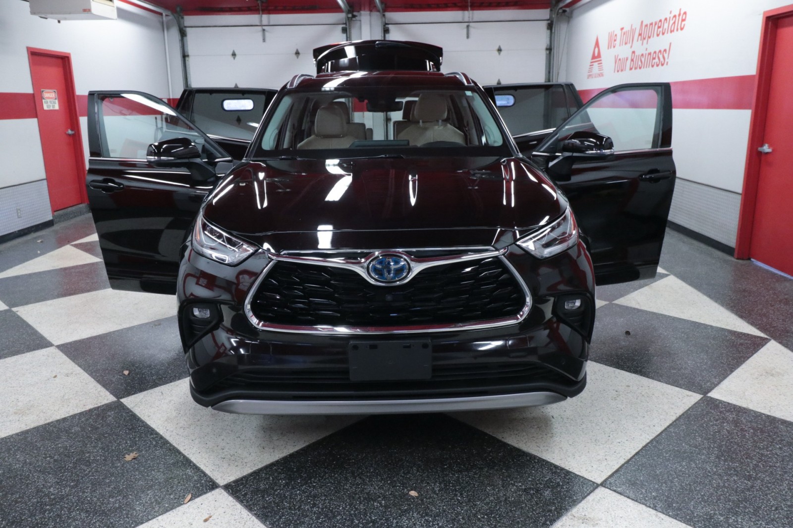 Used Car 2022 Toyota Highlander  Hybrid Platinum For Sale Under $40,000 In Austin, Texas