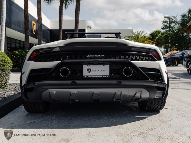 Lamborghini Huracan Sterrato