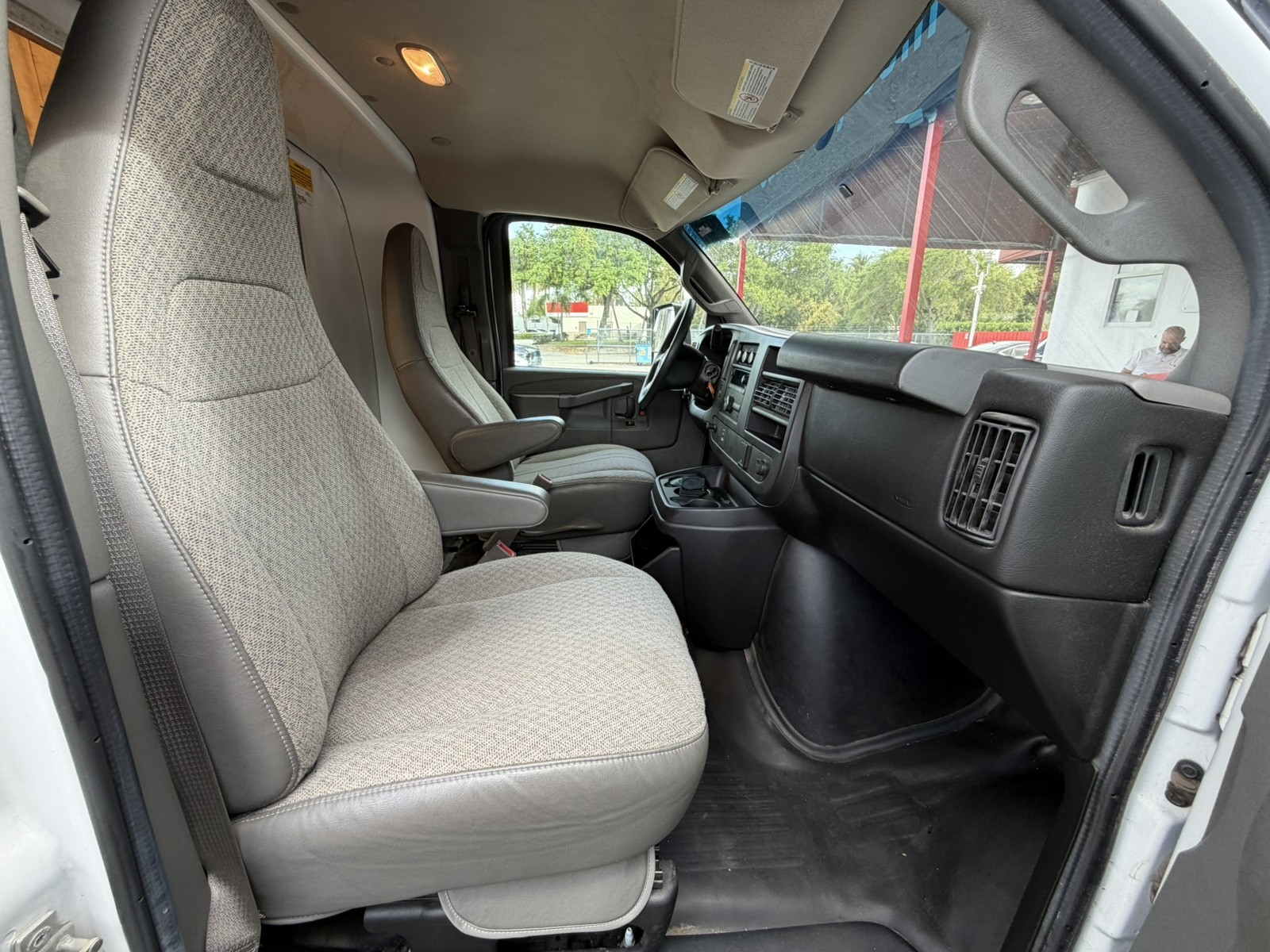 2016 Chevrolet Express - $20,977