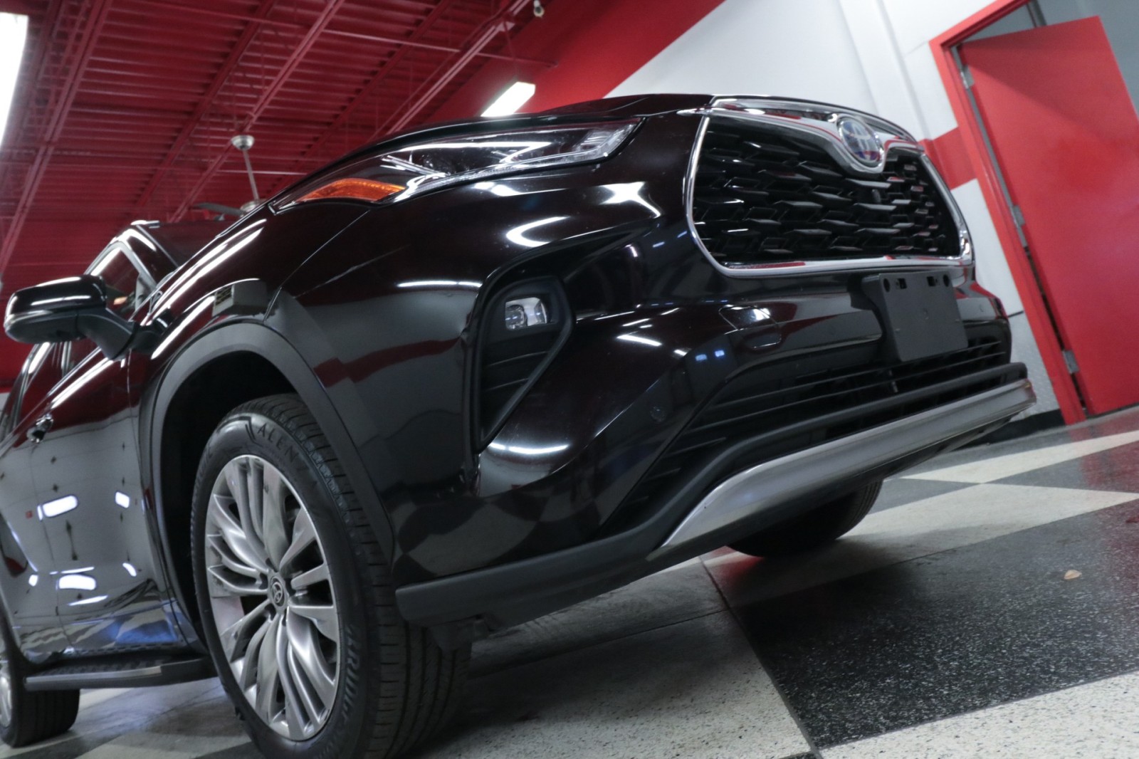 Used Car 2022 Toyota Highlander  Hybrid Platinum For Sale Under $40,000 In Austin, Texas