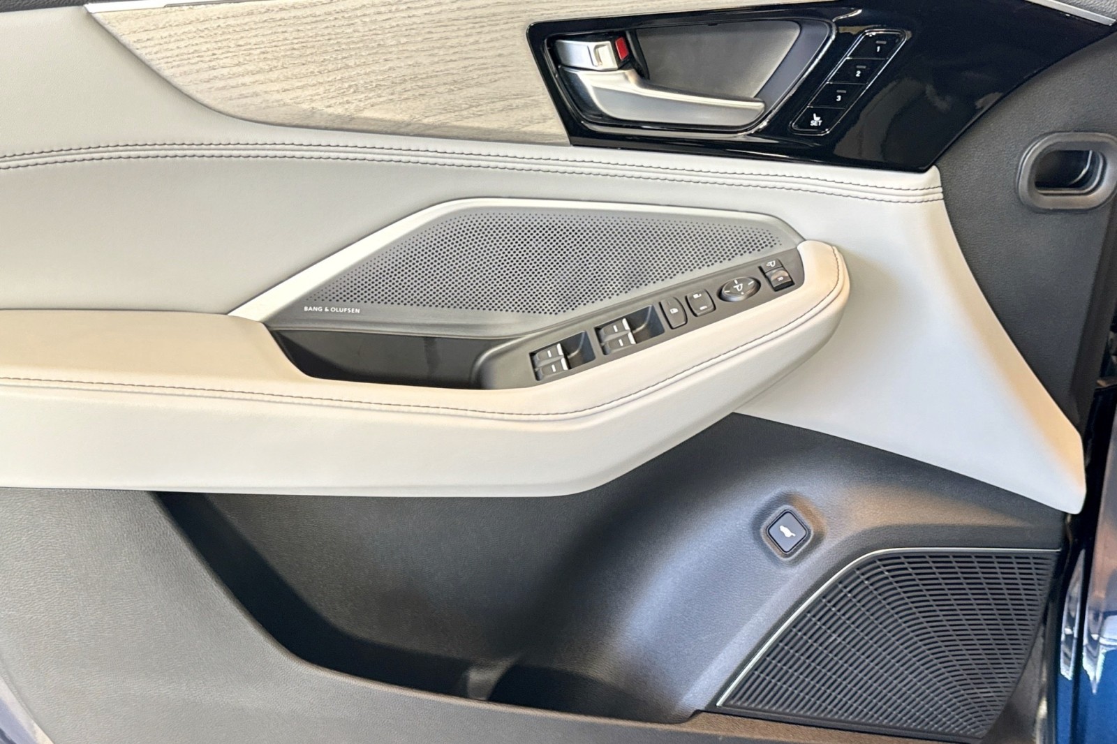 Used 2026 Canyon River Blue Metallic Acura w/Advance Package image 17