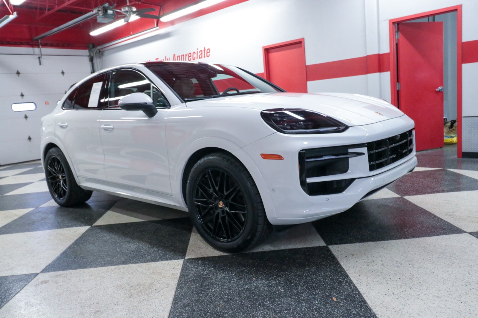 Used Car 2025 Porsche Cayenne  For Sale Under $90,000 In Austin, Texas