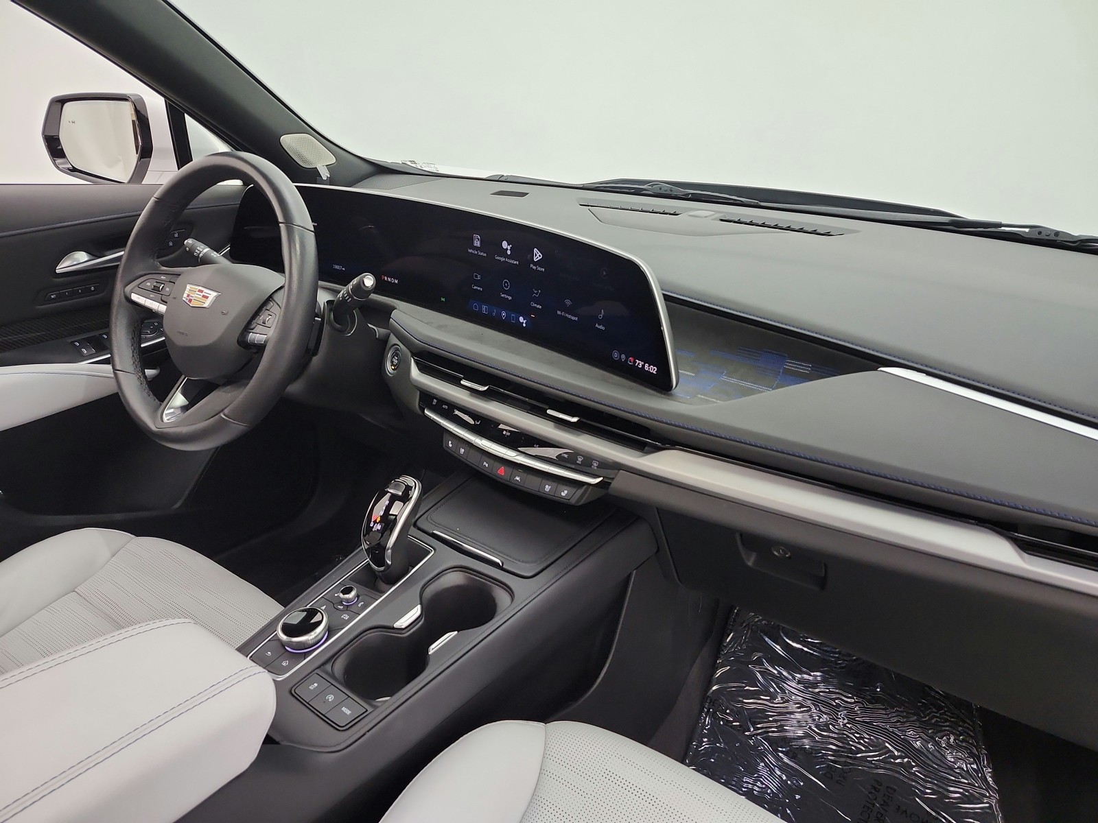 Used 2025 Crystal White Tricoat Cadillac FWD 4dr Sport image 20