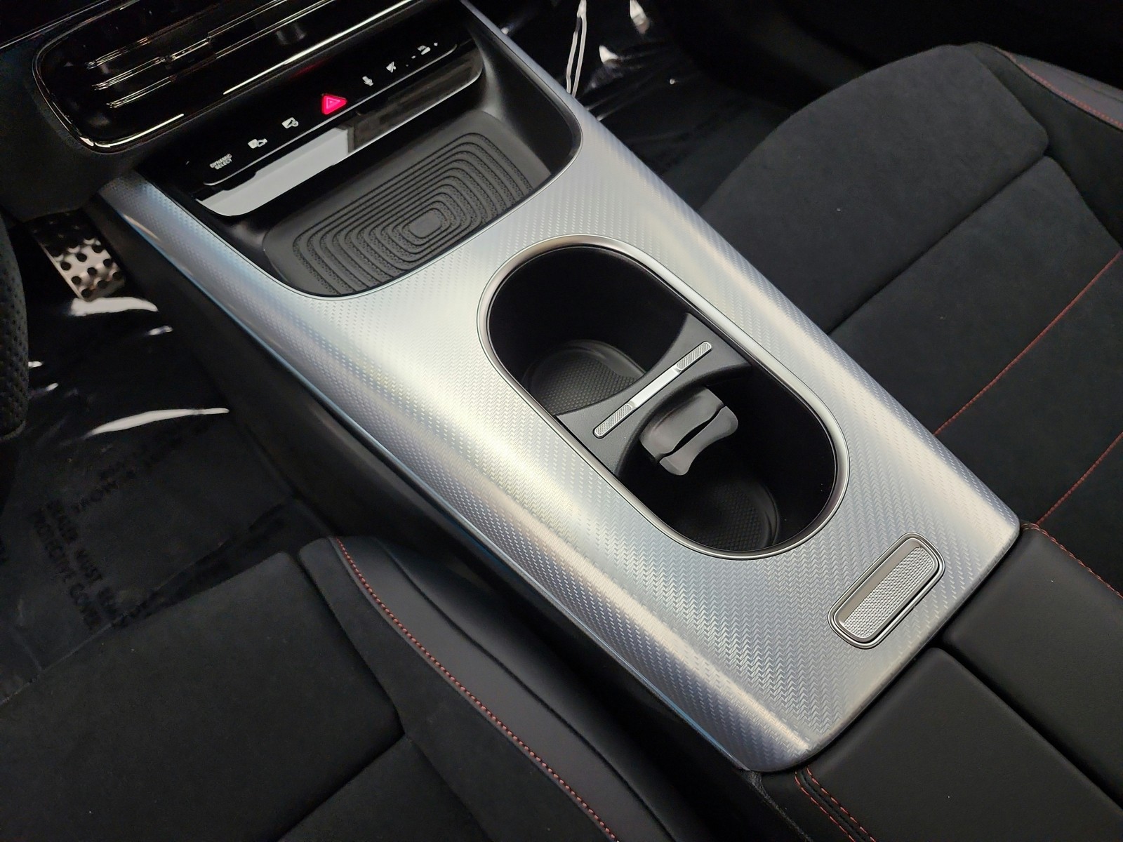New 2027 MANUFAKTUR Alpine Grey Mercedes-Benz CLA 250+ Electric RWD image 9