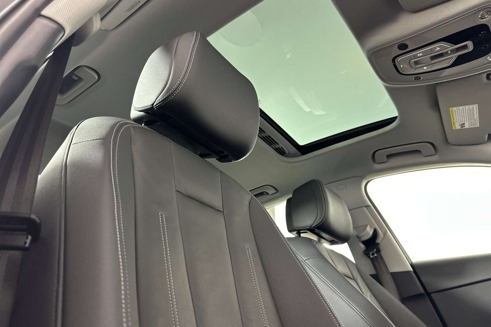 Used 2023 Brilliant Black Audi Premium 40 TFSI quattro image 15