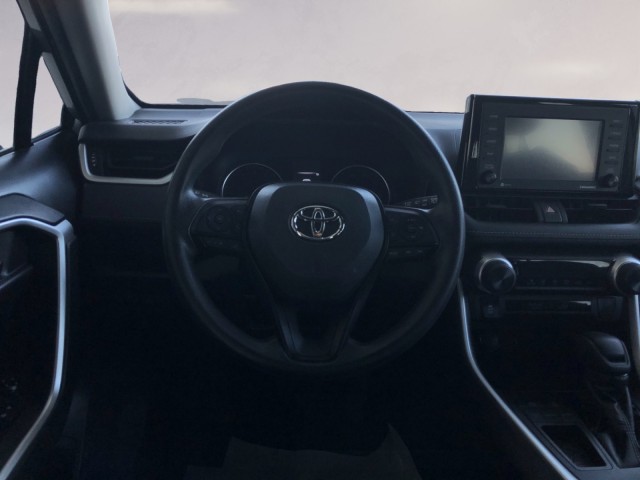 2022 Toyota RAV4 LE 12