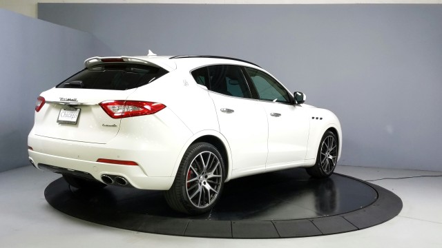 2017 Maserati Levante  7