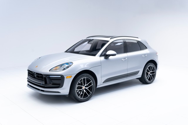 2023  Macan  in , 