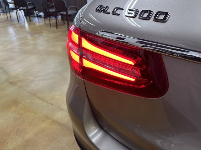 2019 Mercedes-Benz GLC GLC 300 17