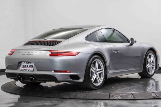 2017 Porsche 911 Carrera 5