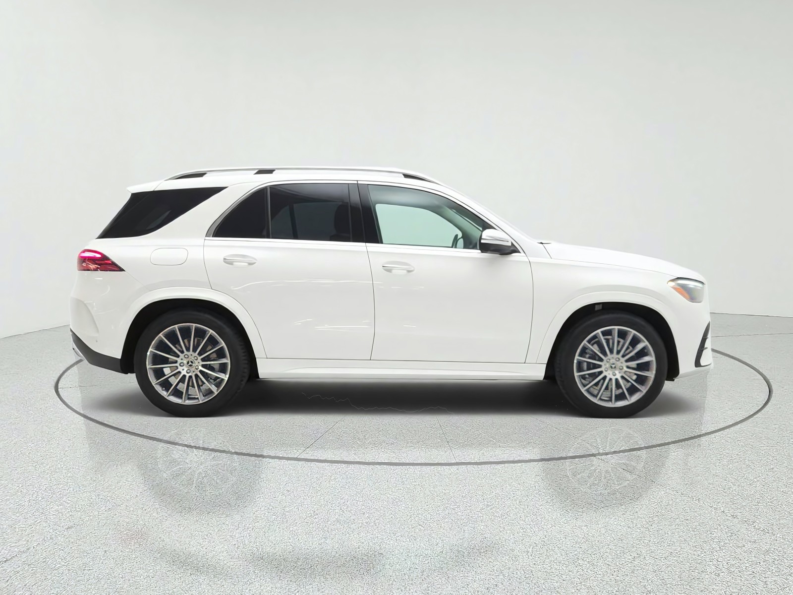 New 2026 Polar White Mercedes-Benz GLE 350 4MATIC® SUV image 4