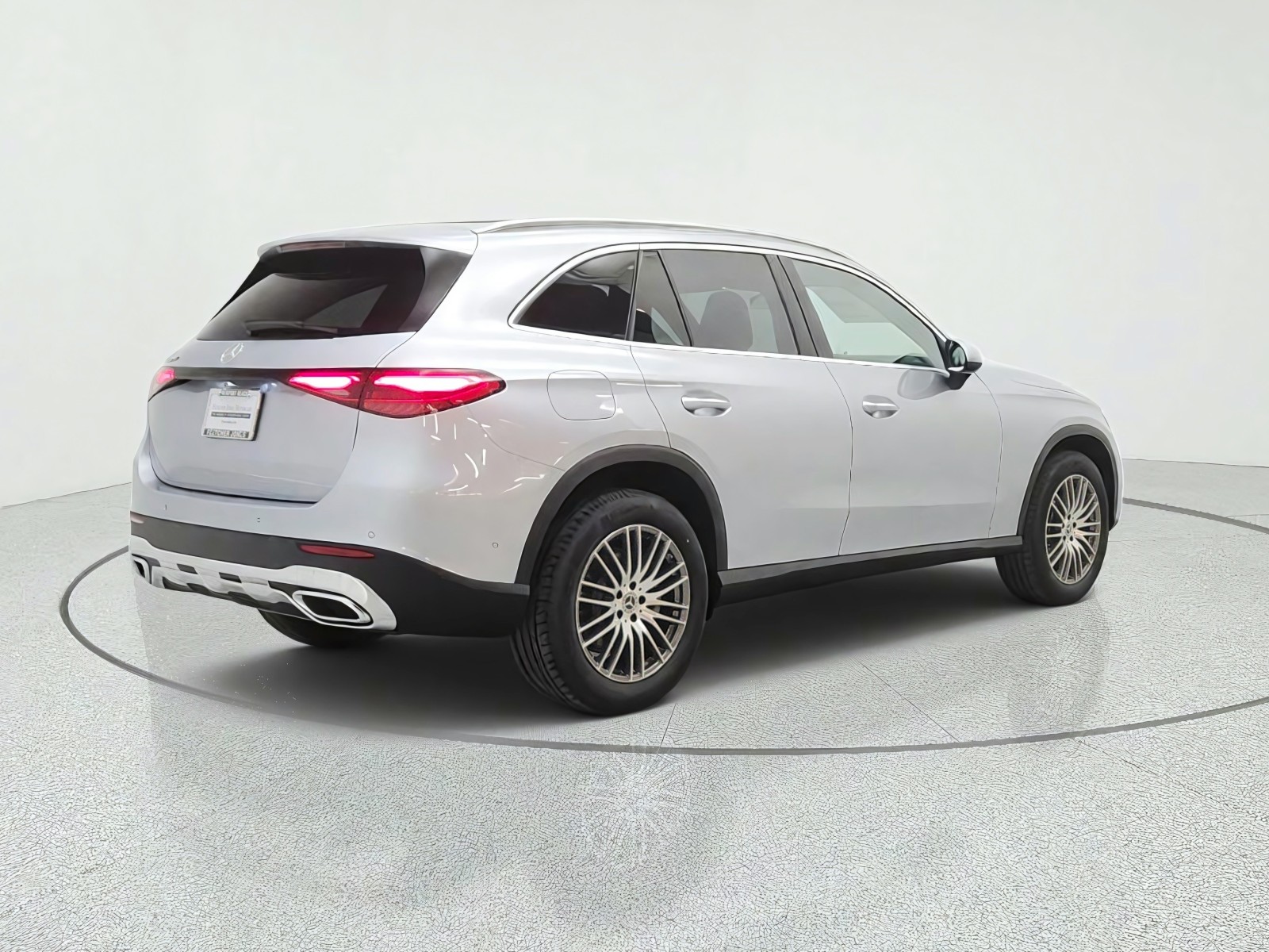 New 2027 Cirrus Silver Metallic Mercedes-Benz GLC 300 SUV image 5